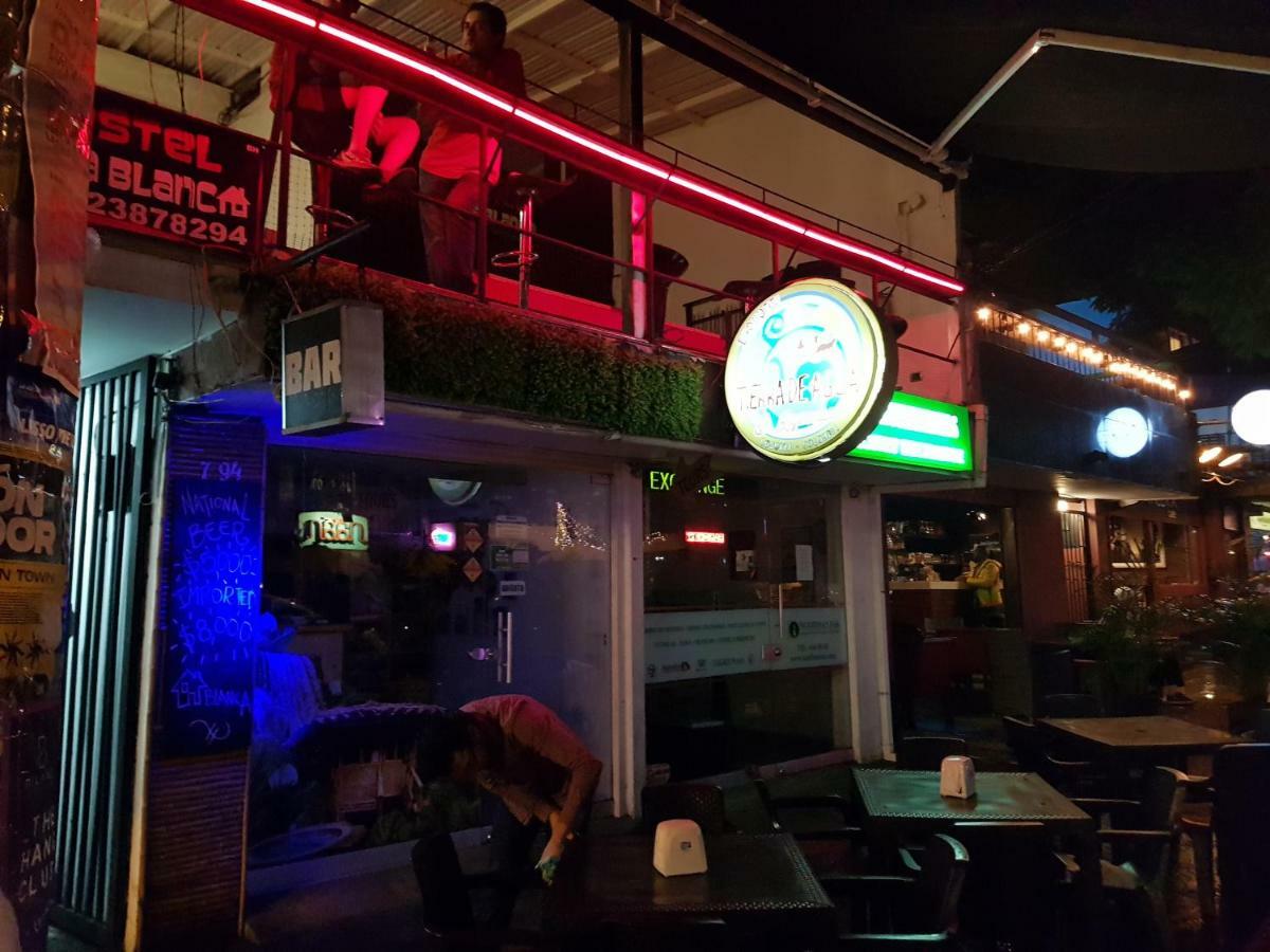 Casa Blanca Hostel Medellín Esterno foto